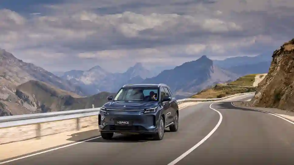 Новость EVOLUTE (Будь последовательным: EVOLUTE i‑SPACE в цепи дагестанских гор)